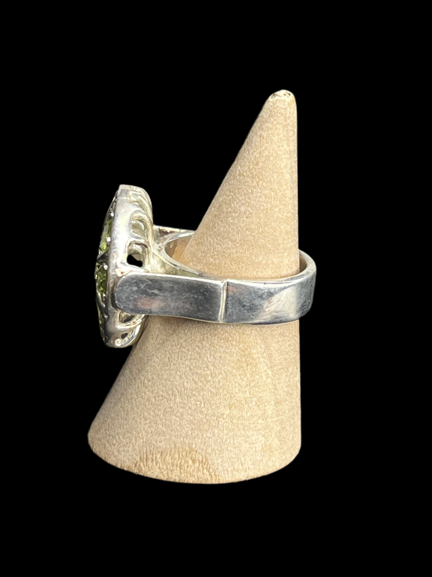 Sterling Silver Genuine Peridot Cluster Ring - size 8.25