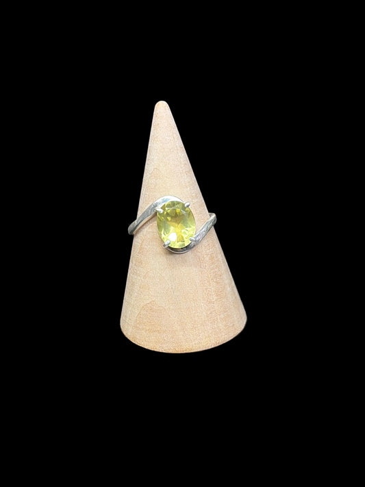 Elegant Lemon Quartz Ring - size 8