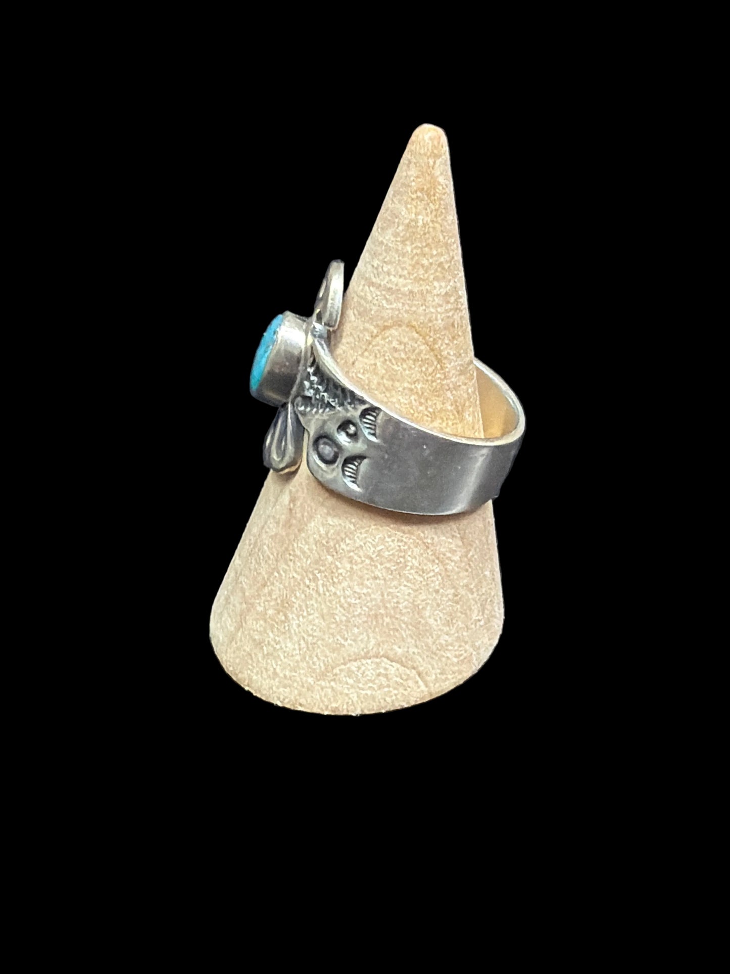 Handcrafted Kingman Turquoise Thunderbird Ring - size 9