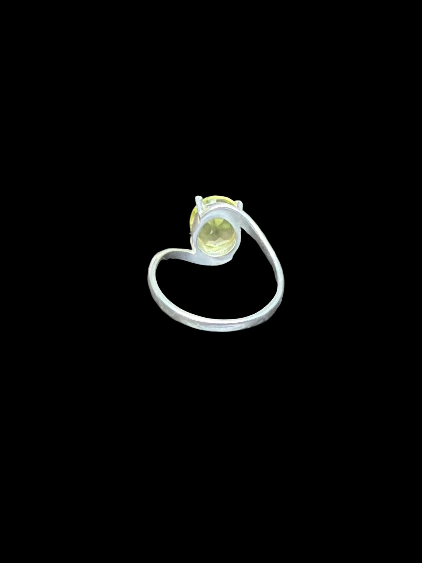 Elegant Lemon Quartz Ring - size 8