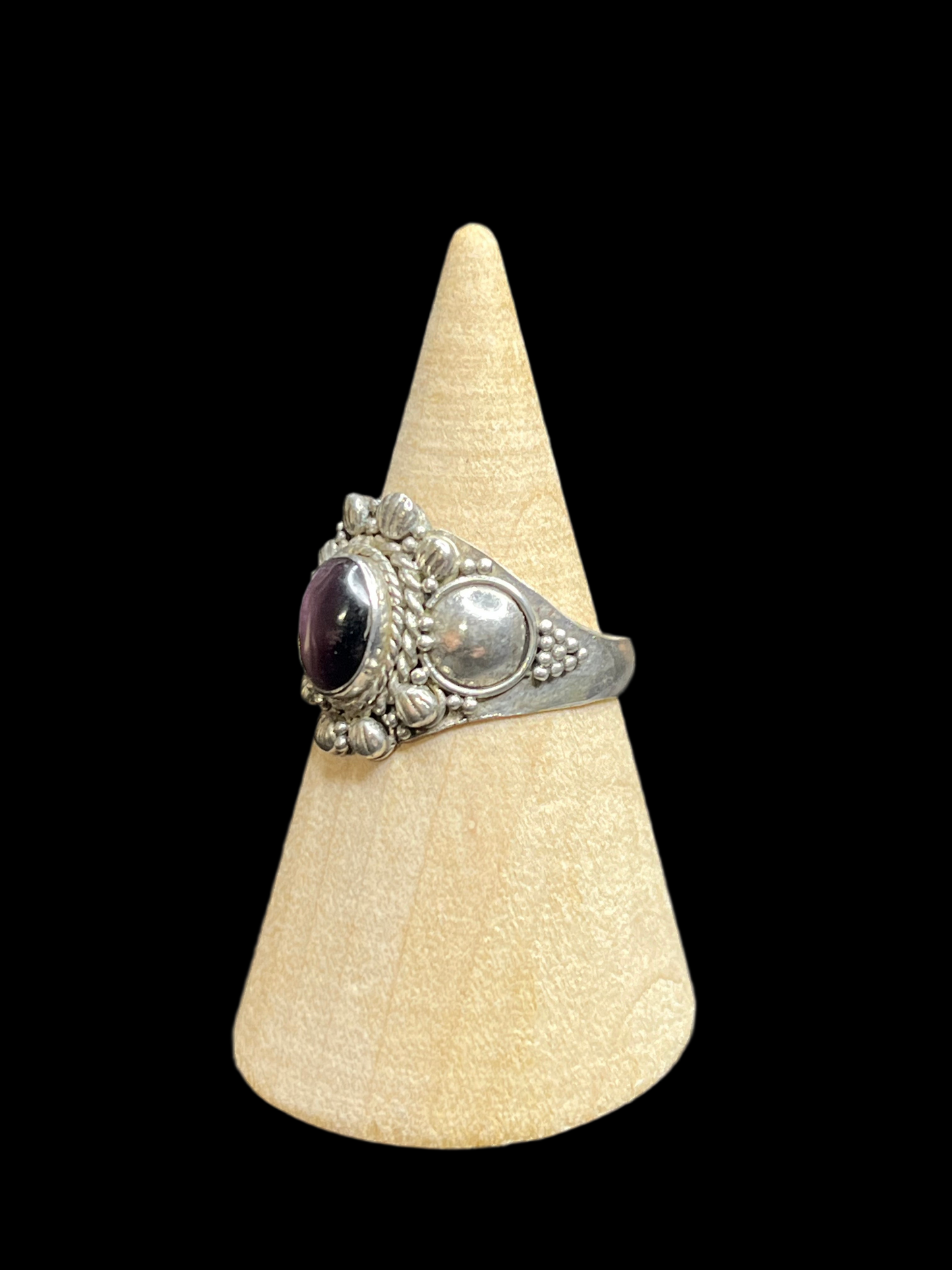 Vintage Purple Cat’s Eye Ring - size 7.5