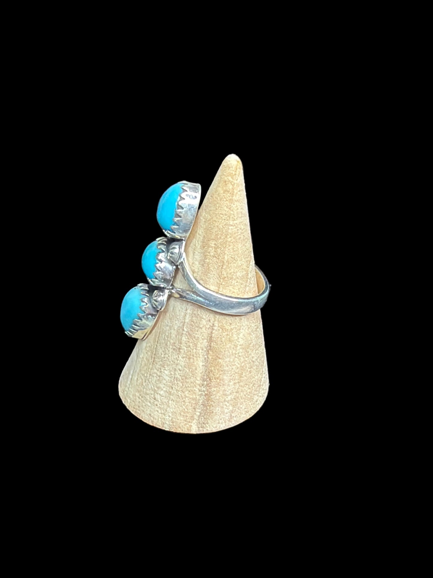 Handcrafted Kingman Turquoise Statement Ring - size 7