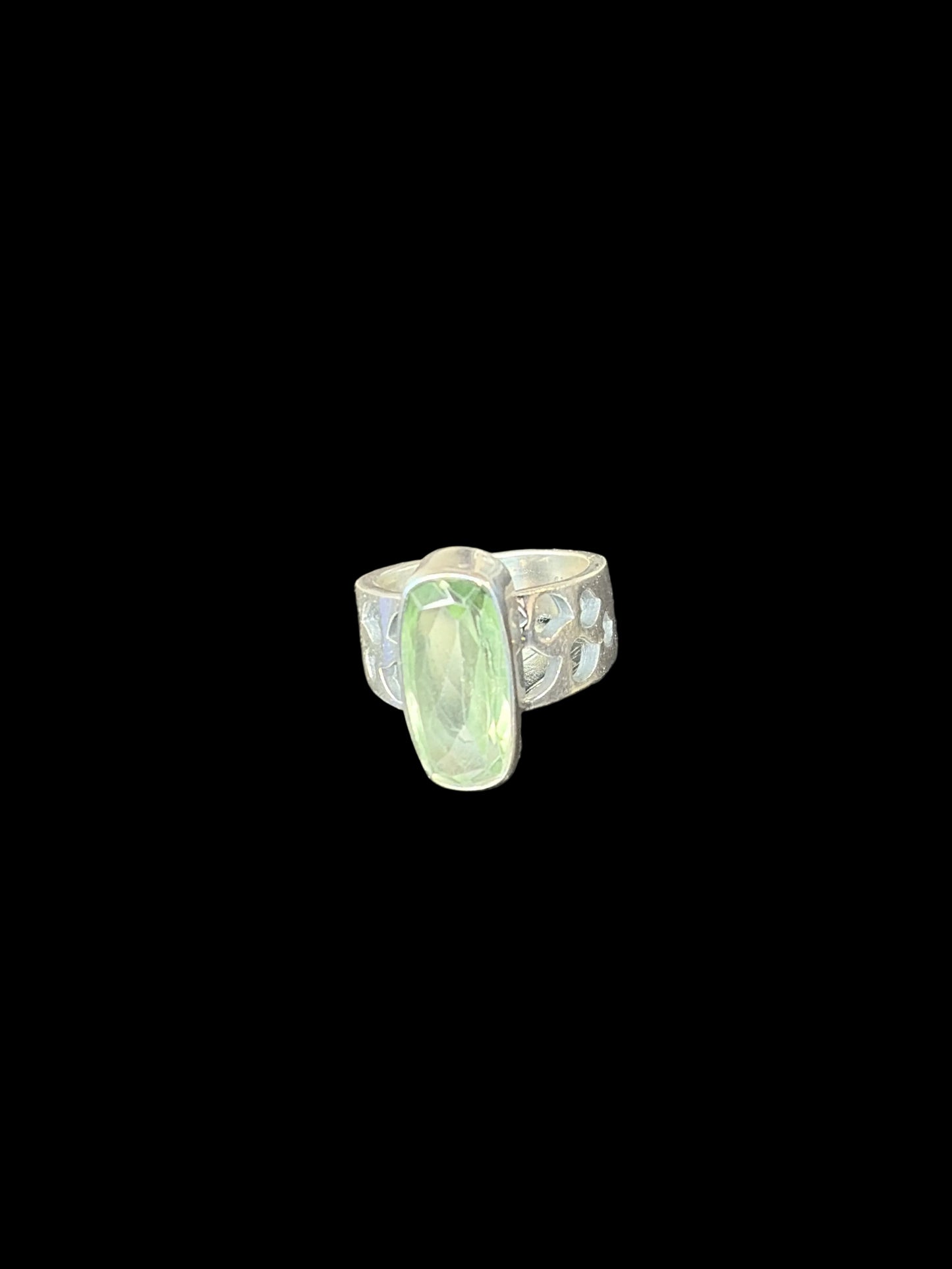 Stunning Green Amethyst Heart Band Ring - size 8